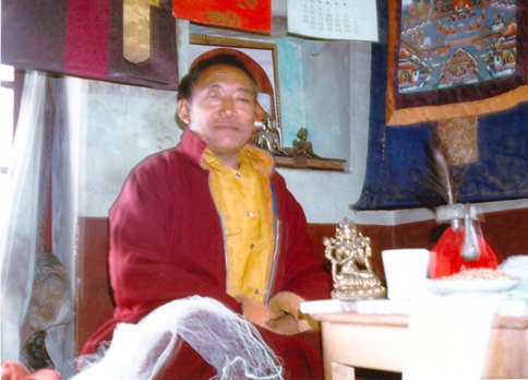 Immagine che contiene persona, interni, rosso

Descrizione generata automaticamente